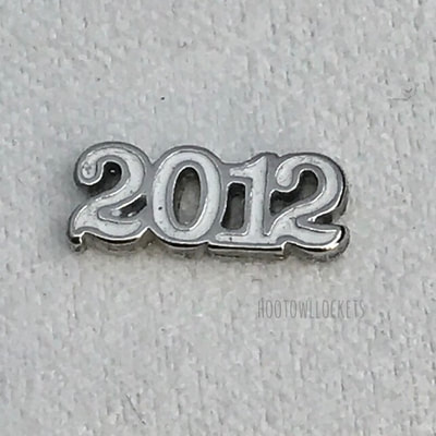 CH4012 Retired "2012" Year charm. Hard to Find